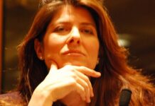 Dr. Naomi Wolf varnar för att den djupa staten kan kasta världen in i ett totalt krig för att stoppa Trump Naomi Wolf Vaccinpassen befolkningskontroll