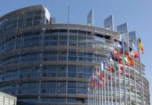 EU-parlamentet röstar nej till kontroversiella upphovsrättslagar EU-kommissionen upphovsrättslagar Tony Benn EU-direktivet för ny världsordning Malmström Farage laurent louis Herman Van Rompuy Lissabonföredraget