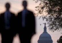 Så här kontrollerar ”Deep State” hemligheter, visselblåsare och sanningsrörelsen washington män Shadow Gate Angloamerikanska imperiet Deep State Osynliga krafter odemokratiska en oligarki Augstein lobbygrupper Anglo-American Empire