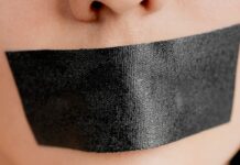 Biden-administrationen skrek och svor åt Meta-personal för att censurera inlägg om vaccinbiverkningar, avslöjar Zuckerberg censur Youtube-VD protesterade online Trumpsupportrars coronakritik med Public Service Rockefeller Foundation felaktig information relationer till andra länder Hillary Clintons hälsa hälsonyheterna covidcensur klimatskräcken Västvärlden på väg mot diktatur hatretorik Motstånd mot mRNA-injektioner öppet brev onlinecensur Meta-personal