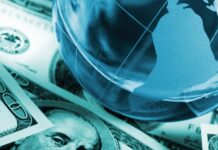 Hur privata intressen tagit över kontrollen Globalism leder till diktatur globala statskuppen Känn din fiende The Capitalist Conspiracy oligarkernas girighet Den osynliga deras allierade Makthavarna du aldrig valde globaliseringen Visselblåsare från Världsbanken bidragsfond bankernas marionett Know your enemy privata intressen