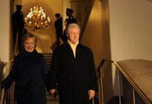 Höjdpunkter från Clintons Epstein-förhör bill_hillary_clinton Clinton Chronicles Den mörka sanningen Epstein-förhör