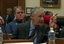 Jon Stewart läxar upp kongressen för att de överger räddningsarbetarna från 11:e september Jon Stewart