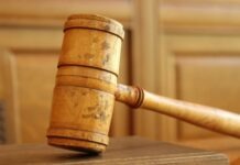 När lögner tillåts i domstol – vem skyddar då barnen? Portugisisk domare Mike Adams intervjuar Paolo Macchiarini Karl Hedin svenska domstolar Aktivist slipper straff Dr. Fuellmich brittiska tjänstemän anklagas österrikisk kvinna rättsstat i förfall lögner tillåts i domstol