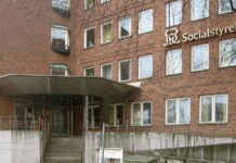 Socialsekreterare vill ta bort barn från föräldrarna Hälso- och sjukvårdens ansvarsnämnd Socialsekreterare