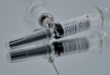 Elva veckor gamla Anna dog timmar efter sina rutinvacciner – Nästan tolv år senare slog en domstol fast att vaccinerna orsakade hennes död massvaccinera Försöksperson dog Pfizers coronavaccin militär operation leda till infertilitet ansiktsförlamning coronavaccinationen allvarliga vaccinskador vaccinationsvägrande vaccinerna orsakade hennes död aluminium i barnvaccin