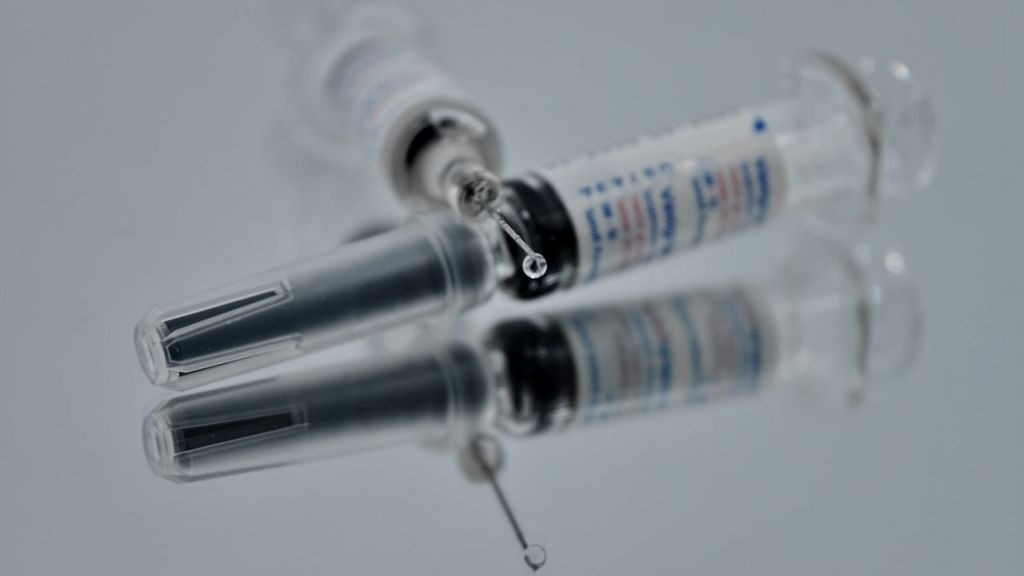 massvaccinera Försöksperson dog Pfizers coronavaccin militär operation leda till infertilitet ansiktsförlamning coronavaccinationen allvarliga vaccinskador vaccinationsvägrande