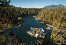 “Off grid” – Paret som byggde en egen självförsörjande ö självförsörjande ö Self-Sustaining Island