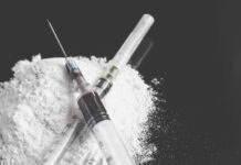 Brittiska regeringen uppmanade läkare att använda en dödlig läkemedelskombination för att behandla covidpatienter palliativ vård dödlig läkemedelskombination