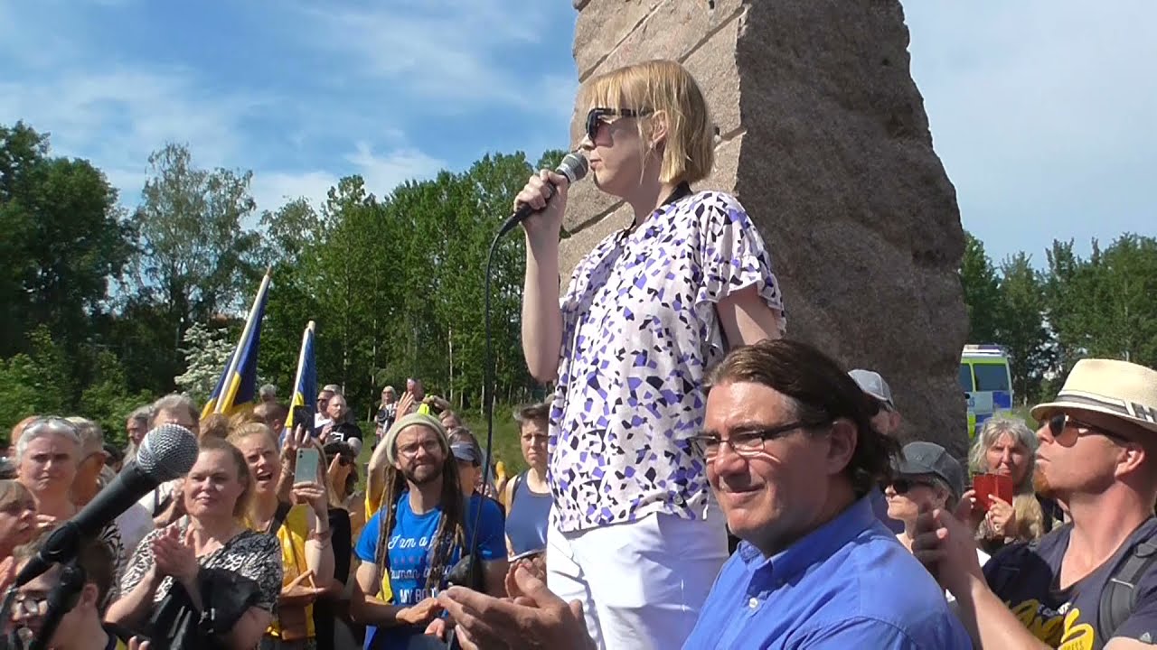 Läkaren Hanna Åsberg på Nationaldagen för Frihet & Sanning