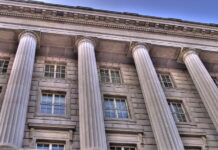 IRS bygger sin egen armé medan Federal reserve intensifierar sin inflationsskatt IRS beväpnade skatteagenter