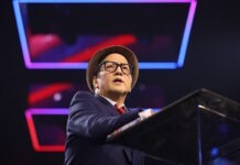 Rob Schneider: Sanningen mycket viktigare än pengar Rob Schneider