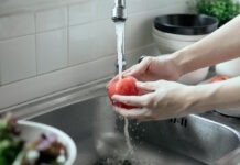 Granskning avslöjar kemikaliecocktail i maten tar inte bort bekämpningsmedel kemikaliecocktail