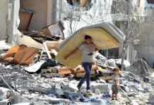 Etablissemanget protesterar slutligen kraftfullt mot folkmordet i Gaza Familjer i Gaza