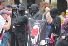 Alternativmedia bjöds in till Vita huset – Trump vill ha hjälp med att hitta AFA:s finansiärer Antifa som terrorister Trump vill ha hjälp