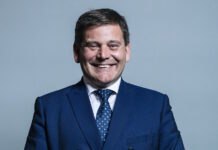 Andrew Bridgen: Makteliten ser 90 procent av mänskligheten som överflödig Andrew Bridgen