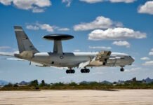 Iran förstör amerikanskt AWACS-flygplan vid saudisk flygbas AWACS-flygplan