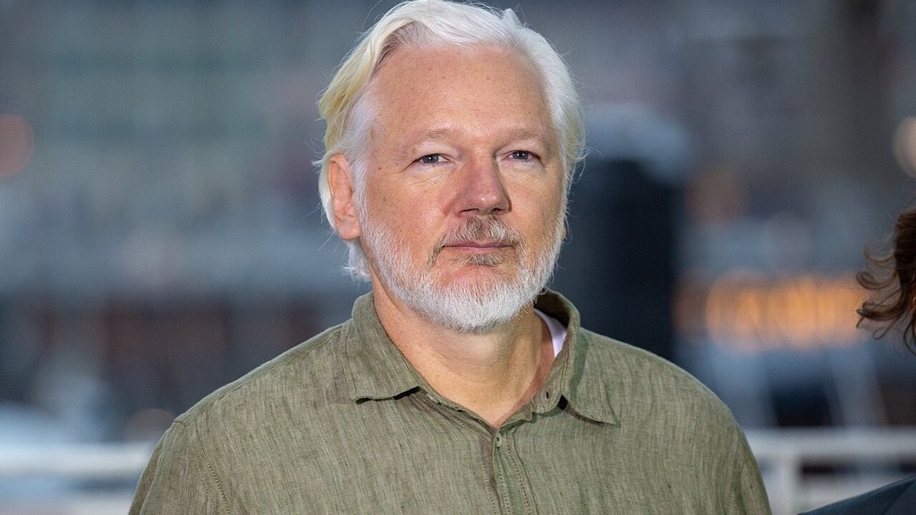 assange-6 Julian Assange tillbaka